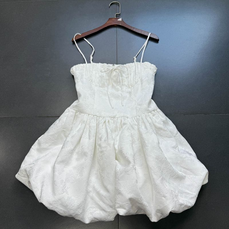 

Экспорт Одиночный @ Лимит STR Новое поступление Классное французское жаккардовое платье на подтяжках с облегающей талией Юбка-бутон Платье принцессы White flower bud skirt S