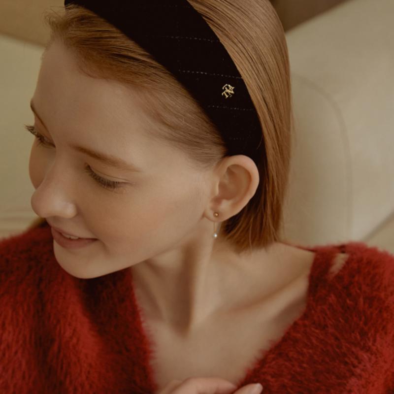 

TATIANA Classic Quilting Velvet Hair Band_HB0104 Black