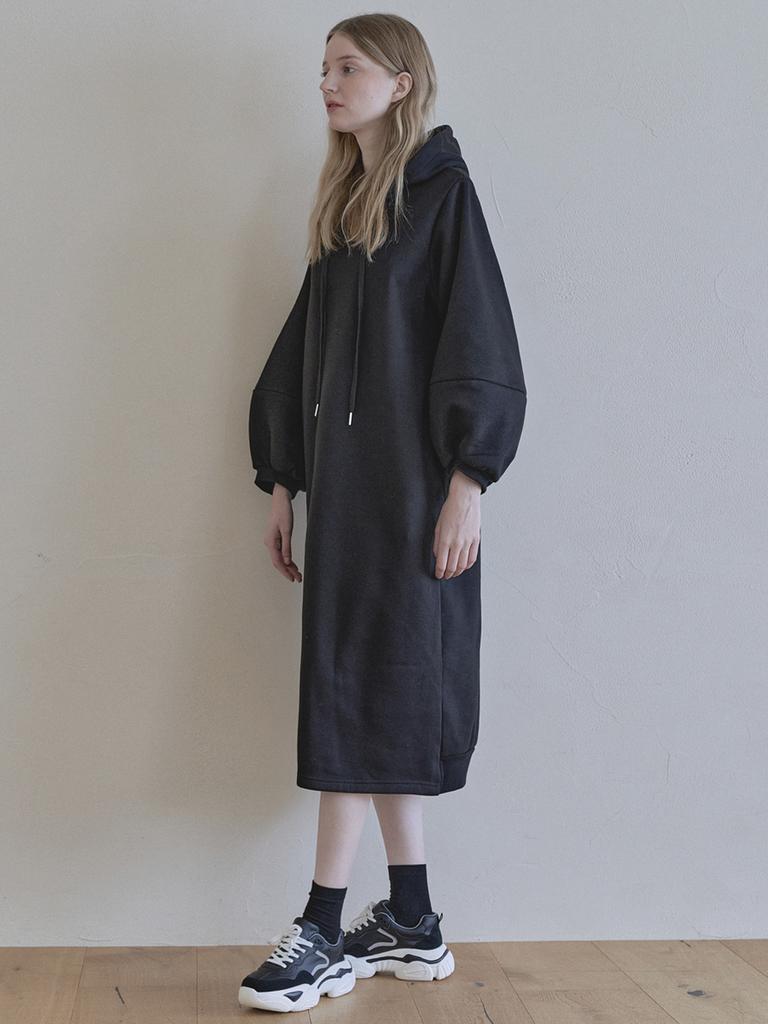AVANT-G Volume Sleeve Long Hooded Dress - Black (Fleece)