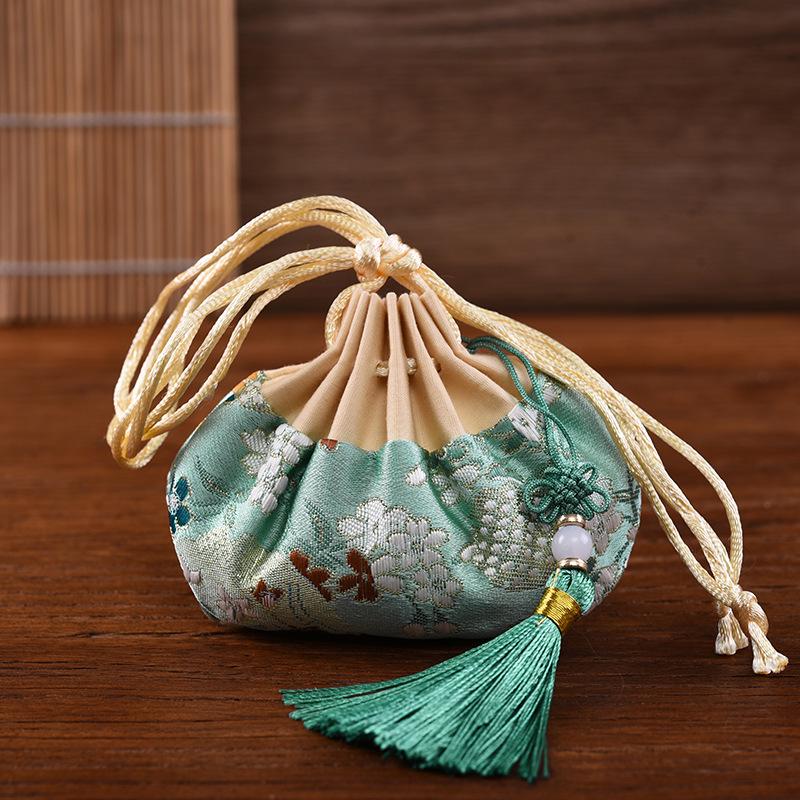 Ping An Cultural Scenic Amulet: Hanfu Style Sachet Pendant for Safety and Luck