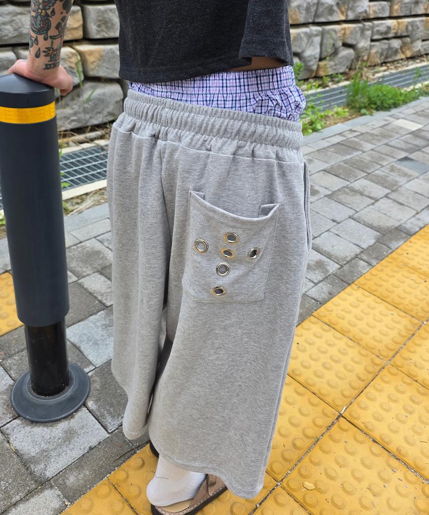FUZZY SCAN Cross Eyelet Bermuda Pants Melange