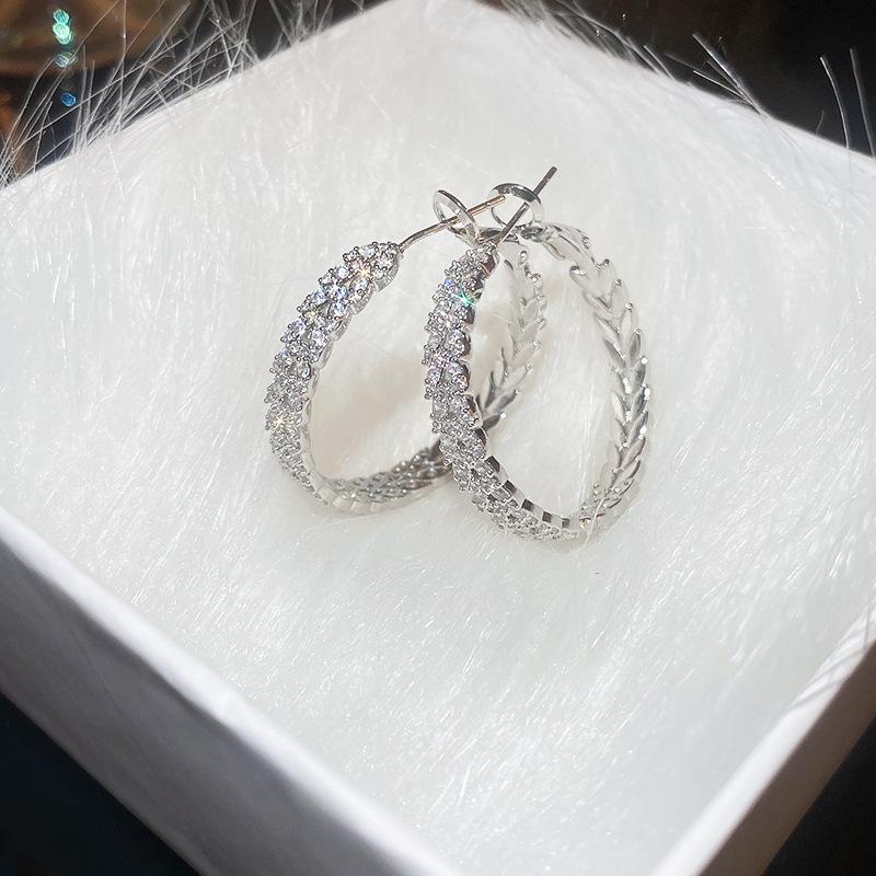 

Преувеличенный дизайн цирконовые серьги-кольца с листьями интернет-знаменитость личность тренд серьги-гвоздики темпераментные серьги