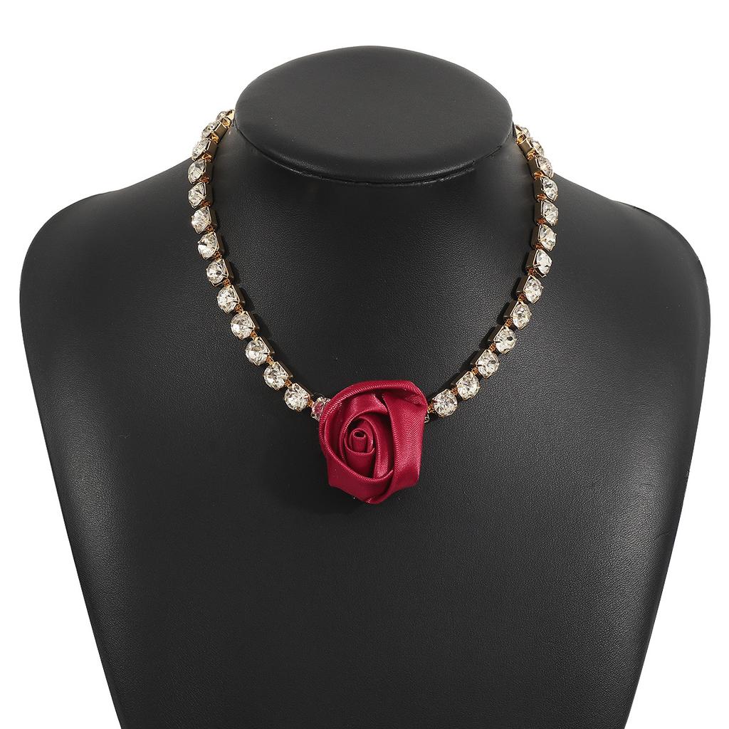 French Retro Fabric Rose Necklace, Romantic Light Luxury Diamond Flower Design Collarbone Chain