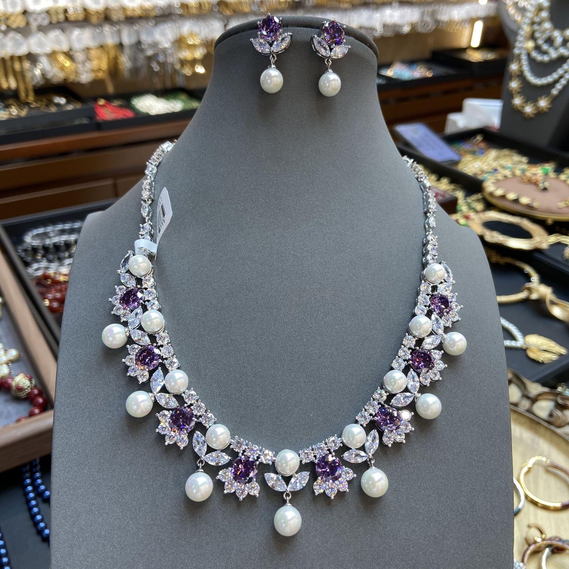 

Purple Crystal Zircon Necklace Full Diamond Flower Earrings Banquet Exquisite Accessories Bridal Accessories Set