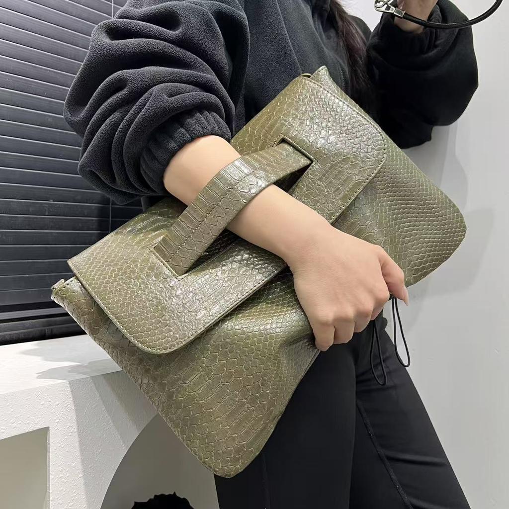 Ladies' Fashion Handbag with Thick Serpentine Pattern High Capacity Retro New Document Storage Bag