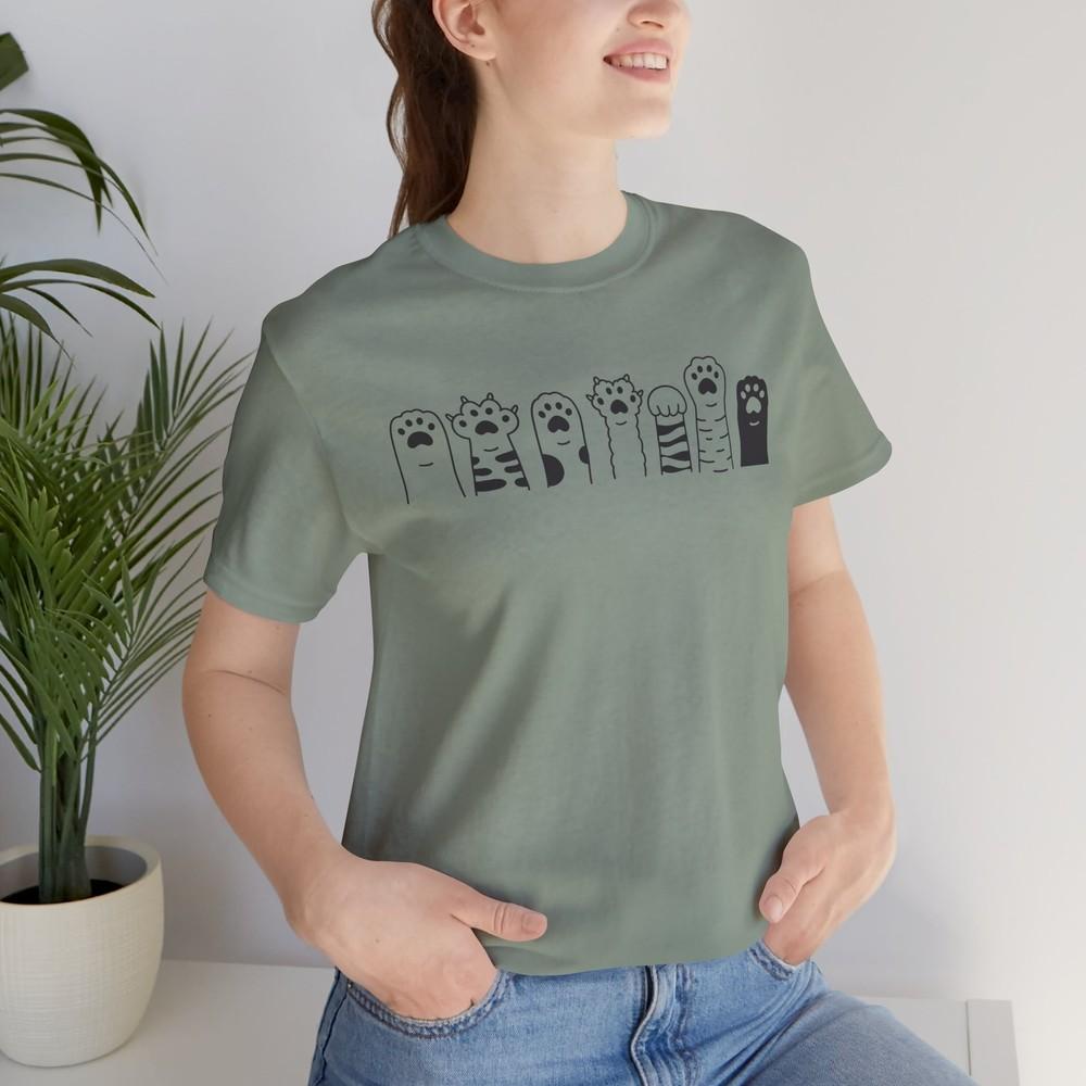 Cat Paws T-Shirt for Pet Lovers, Cat Owners, Animal Enthusiasts - Cute Kitty Unisex T-Shirt L