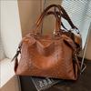 Retro Trendy Rivet Handbag, Winter New Fashion Tote Bag, Women's Large Capacity Shoulder Bag