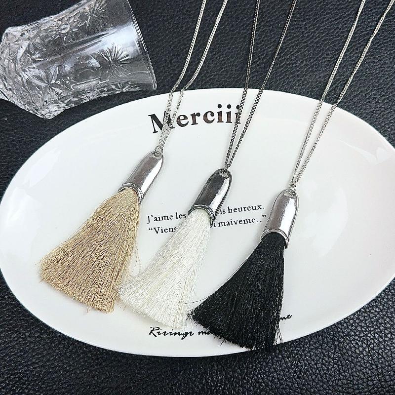 Fashion Vintage Pendant Necklaces for Women Tassel Brush Shape Necklaces Minimalist Personalized Party Daily Wear Jewelry Gifts