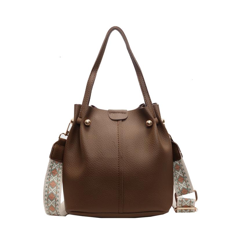 

Модная маленькая сумка с широким плечевым ремнем, женская новая трендовая модная повседневная сумка через плечо, ретро сумка-мессенджер, сумка-ведро темно-коричневого