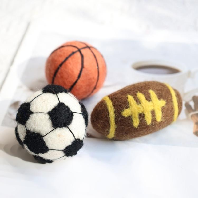 Colorful Felt Balls Keychain Handmade Rugby/Basketball/Football Pendant Keyring for Sports Lovers Trendy Accessories