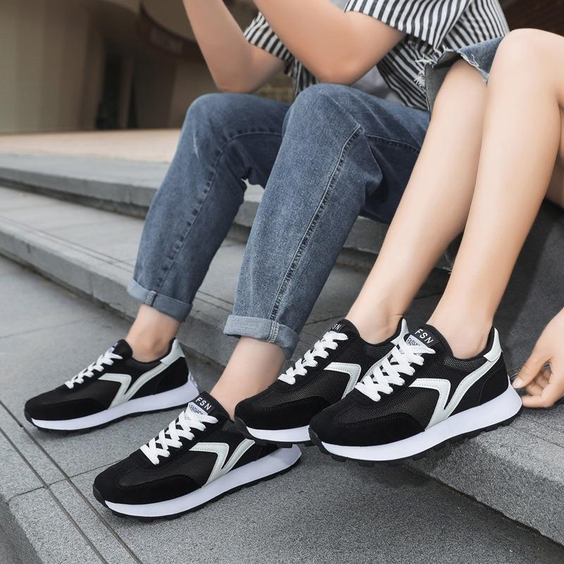 Couple sports men's casual shoes fly-woven breathable running women's shoes soft-soled mesh shoes