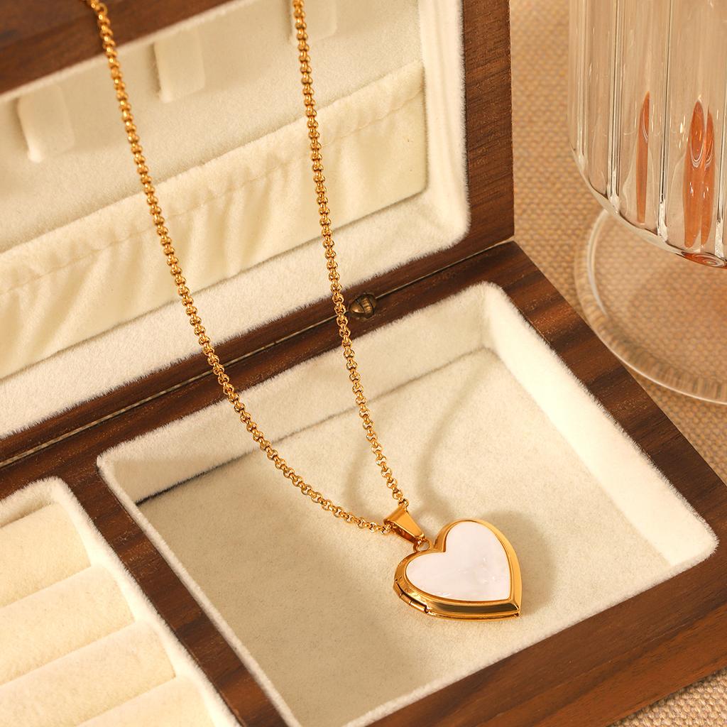 French White Mother Of Pearl Heart Locket Pendant Necklace Titanium Steel Collarbone Chain