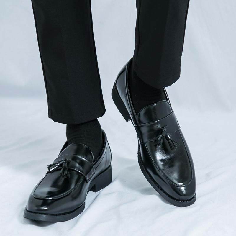 New Men Pointed Black Brown Slip On Casual Leather Shoes Male Tassels Loafers Wedding Dress Formal Flats Footwear