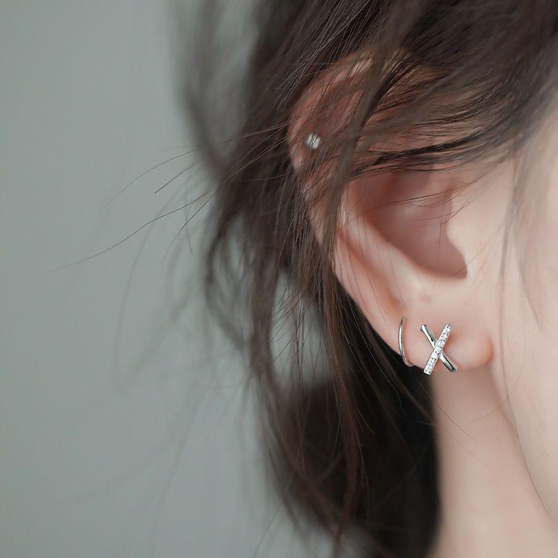 Fresh and simple cross unilateral diamond-set letter X girl heart Korean version niche versatile earrings earrings ear jewelry