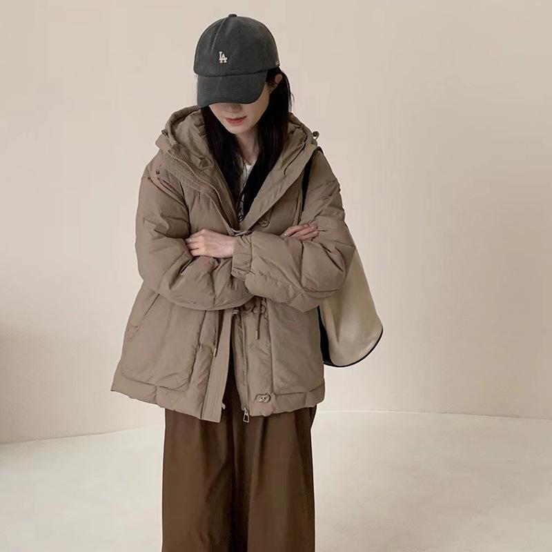 Hooded small down jacket women's short 2024 winter waist design sense pig nose buckle warm jacket tide