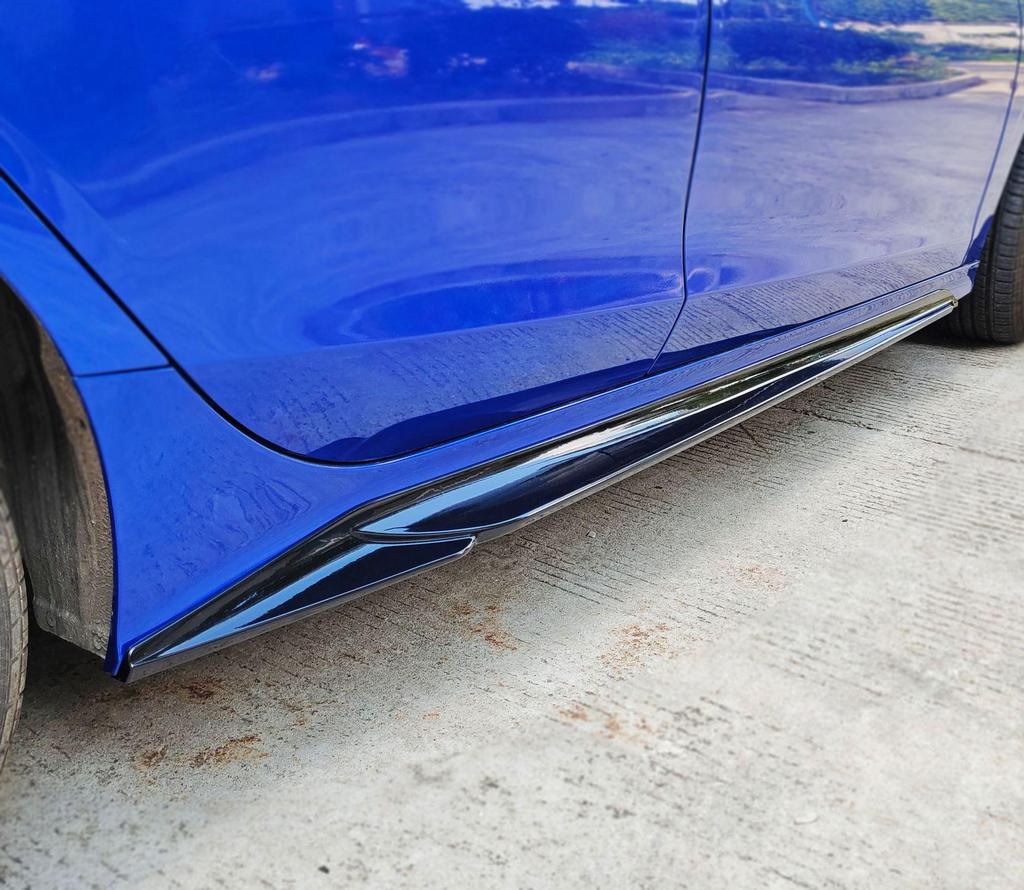 2023 Civic 11. generace US Boční prahy, Body kit, Přední splitter, Lip, Zadní křídlo, Rohové chrániče