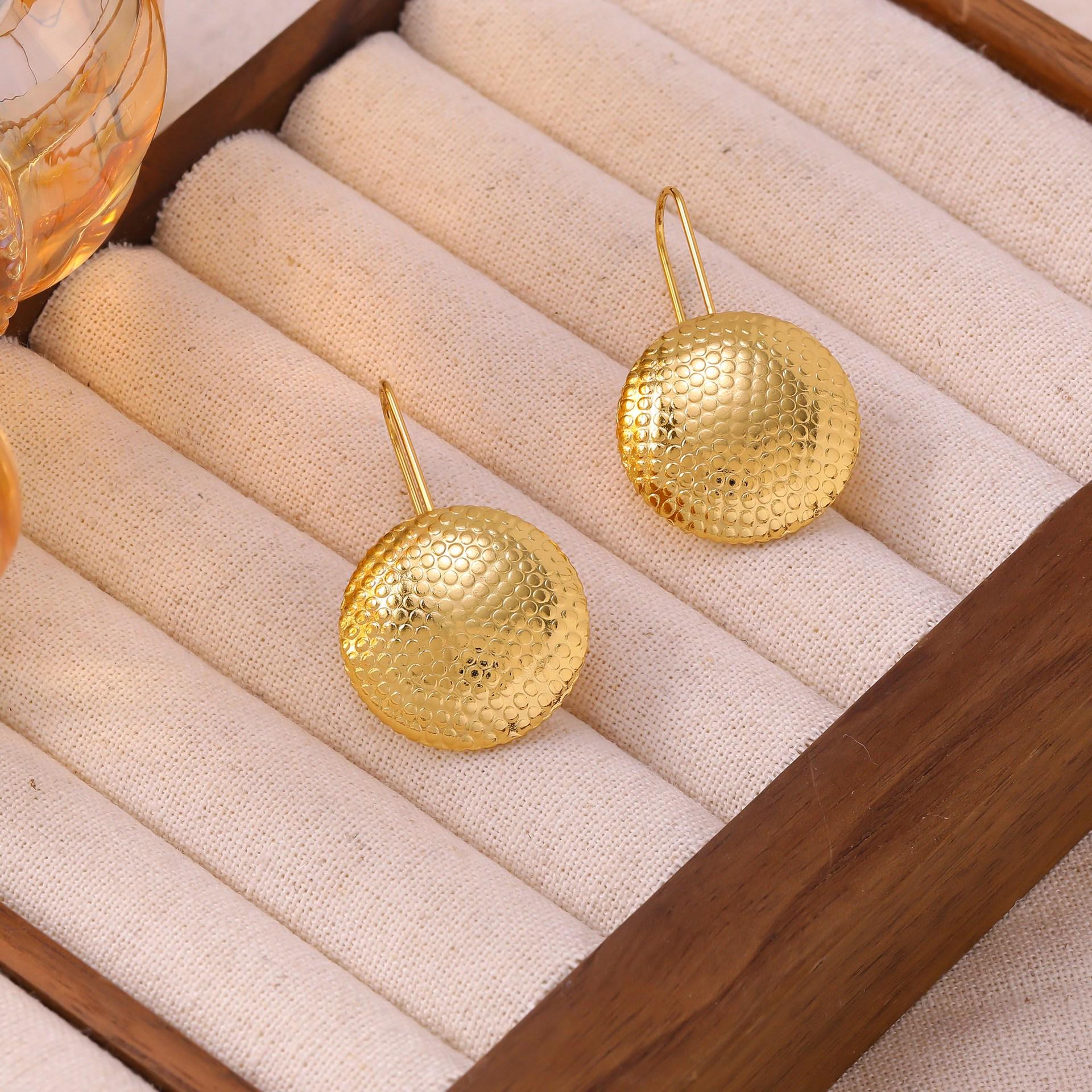 

French Vintage Round Texture Earrings - Retro Autumn/Winter Style, Versatile & Luxurious High-End Feel золотой