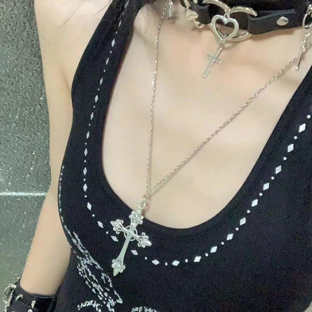 Collar Gargantilla con Colgante de Cruz de Pedrería Negra Jesús para Mujer Punk Vintage Cadena de Doble Capa Joyería Boho Regalos de Fiesta de Moda