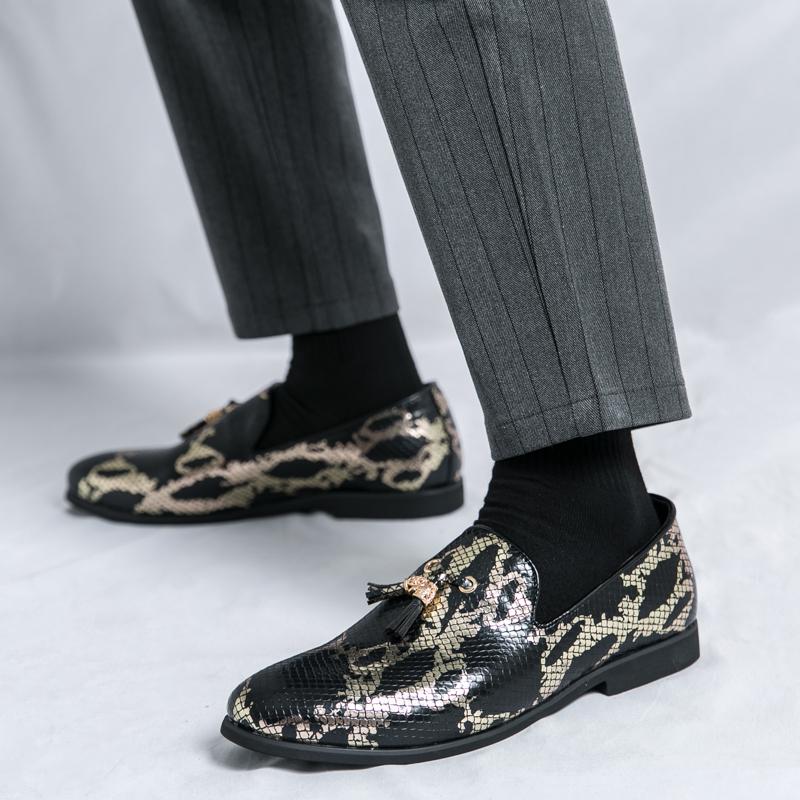 Fashion Street Fashion Business Loafers New Men's Tassels Flats Shoes Designer Male Wedding Dress Homecoming Footwear Zapatos Hombre