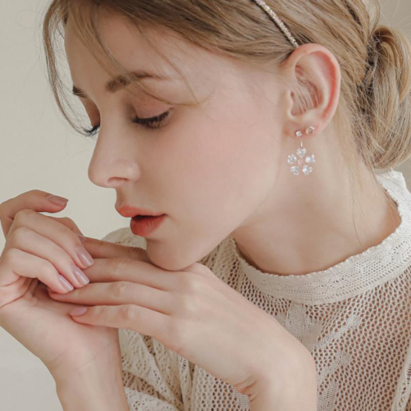 

J.Lauren Silver Gemstone Hexagonal White Quartz Piercing P0380