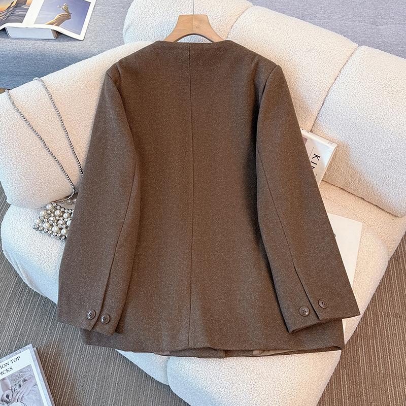 A New V-neck Woolen Coat with A Stylish and Elegant Design for Plus-size Women's Autumn and Winter
