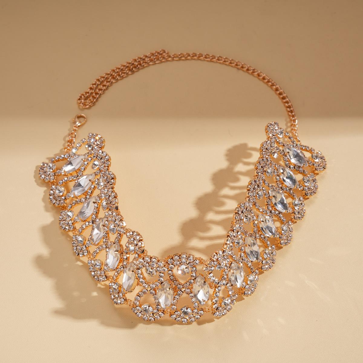 Court style diamond-set geometric hollow neck chain fashionable exquisite temperament light luxury necklace