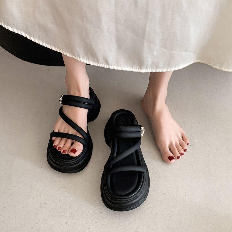 Premium thick-soled cool slippers female summer wear fashion fairy style with skirt muffin bottom beach shoes 2025 new