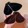 French Vintage Velvet Triangle Hair Clip Women'S Autumn Winter Updo Shark Clamp Korean Style Hair Accessorie