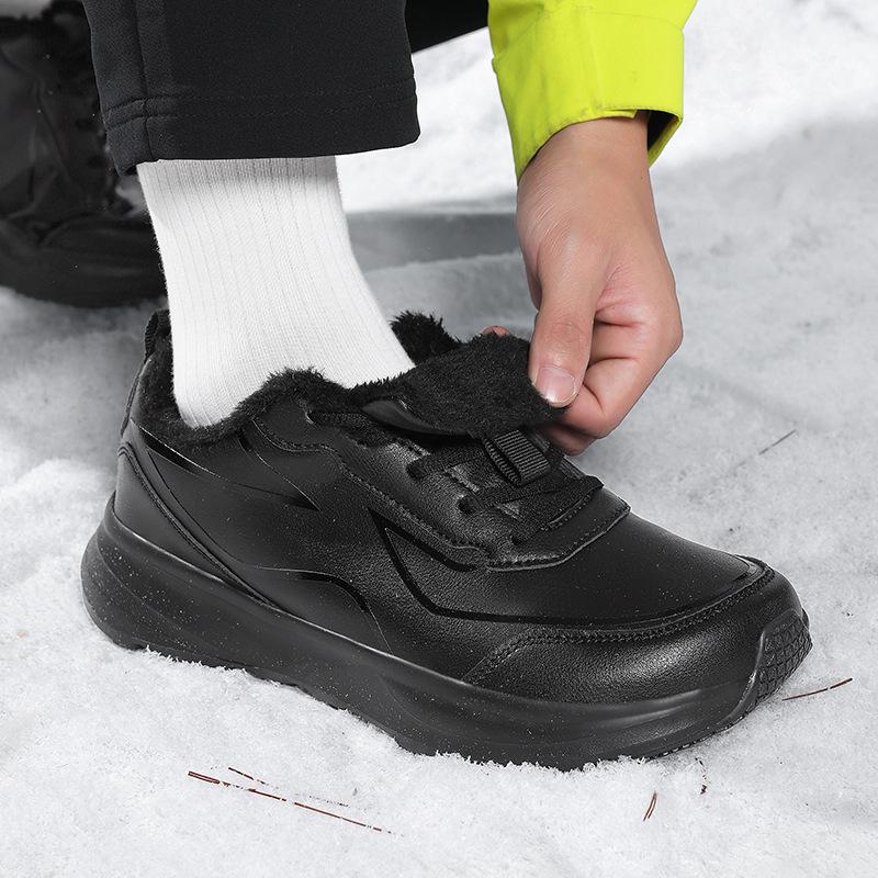 Autumn and Winter Wide Scalp Surface Waterproof Casual Sports Shoes Large Size Velvet Warm Cotton Shoes Black Travel Shoes