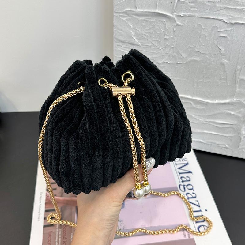 Personalized Chain Pearl Bag, Fashionable Crossbody Bag, Women's Niche Single-shoulder Bucket Bag