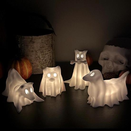 Estatueta de Cão Fantasma Drapeado Halloween Escultura de Cão Fantasma Iluminada Ornamento de Mesa de Resina para Decoração de Prateleira de Quarto Doméstico Interno