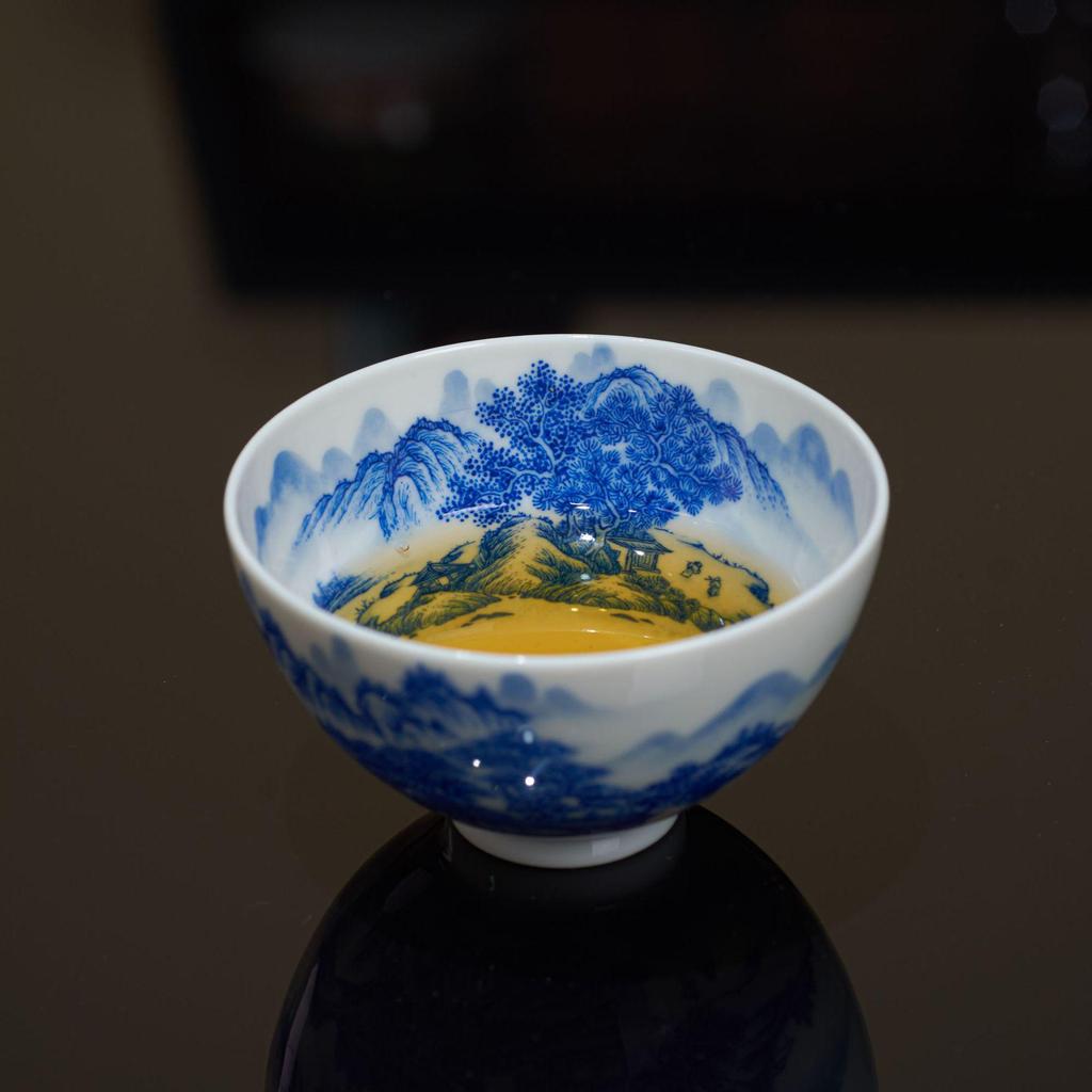 Hand-painted Blue and White Jingdezhen Ceramic Tea Cup - Landscape Design