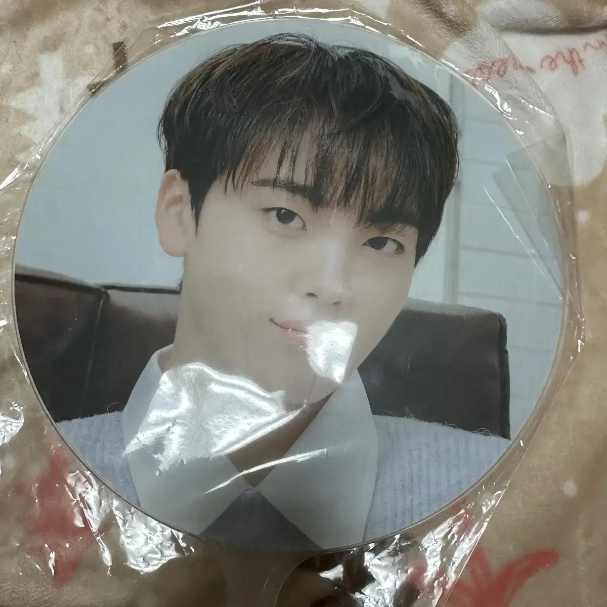 

Cravity Song Hyeongjun Wuchiwa