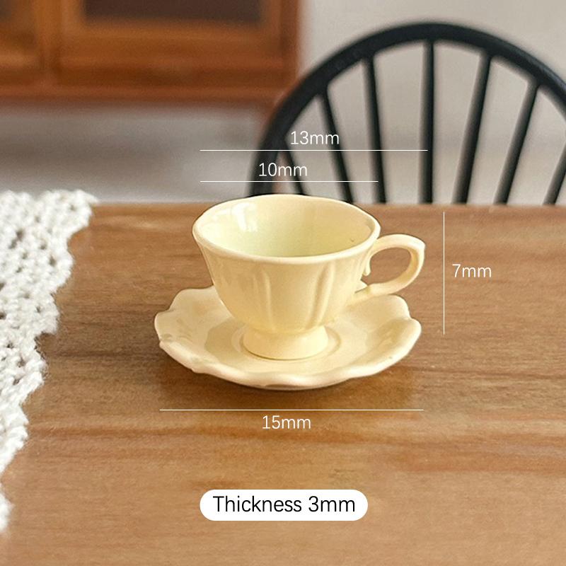 1Pcs French Retro Coffee Cup Plate Model Dollhouse Miniature Mini Play Kitchen Furniture Accessories Scene Decoration