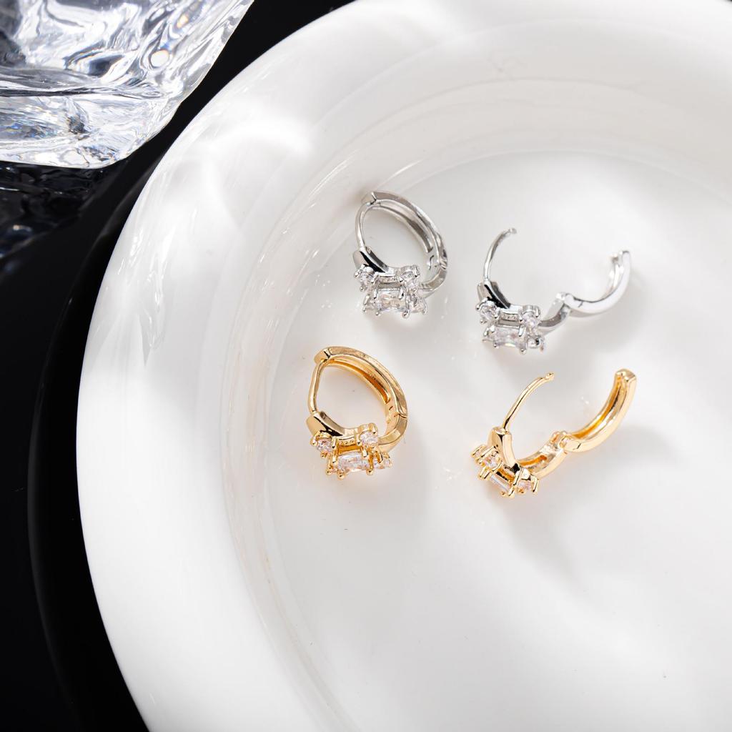 European and American INS Style Square Diamond Earrings - Shiny Copper-Plated Zircon Cross Star Micro-Inlaid Studs.