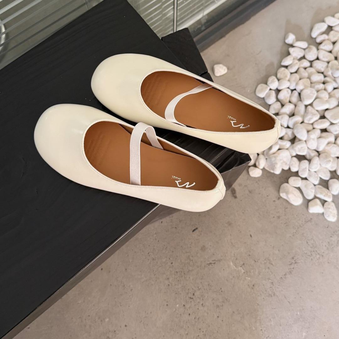 

IPPEUM Женские туфли Мэри Джейн из искусственной кожи с круглым носком и балетки 245 светло-желтого