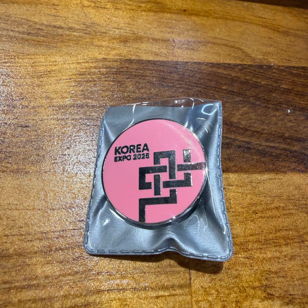 

[USED] Osaka Kansai Expo Korea Pavilion KOREA EXPO 2023 Pin Badge Pink