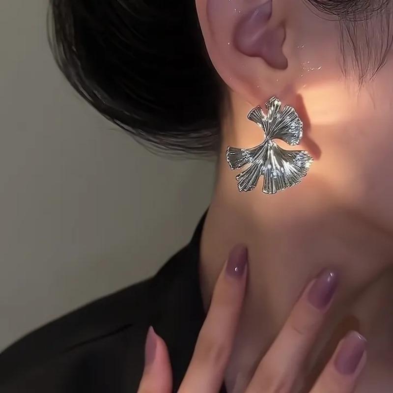 Vintage Flower Leaf Earrings, High-End Ginkgo Leaf Earrings, Versatile And Niche Style Earrings For Women