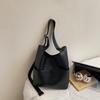 Autumn new product classic fashion niche style soft leather shoulder large capacity bag women's bucket bag crossbody texture commuting