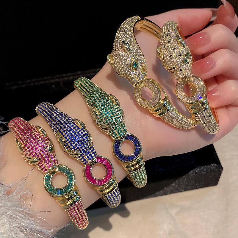 European and American new fashionable classic atmospheric bracelet, classic style of snake bracelet