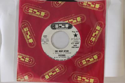 7-Zoll Schallplatte LEIDENSCHAFTEN (4) - One-Night-Stand / Ein Toast (Mai 6880 GSF Records 1972 US Soul/Funk Gebraucht