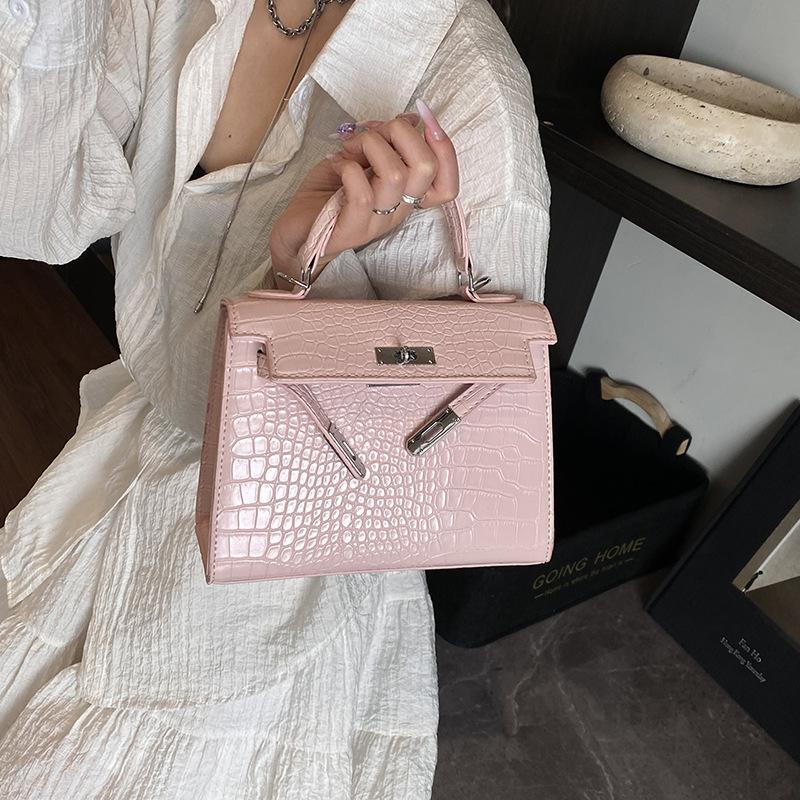 Handbag Women's New Versatile Shoulder Casual Messenger Bag