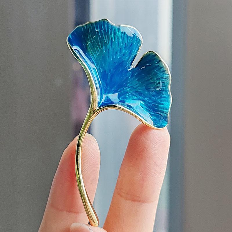 Ginkgo Biloba Brooch, High-End Female Luxury Temperament, Design Sense, Niche Flash Diamond Pin, Exquisite Suit Corsage Accessories