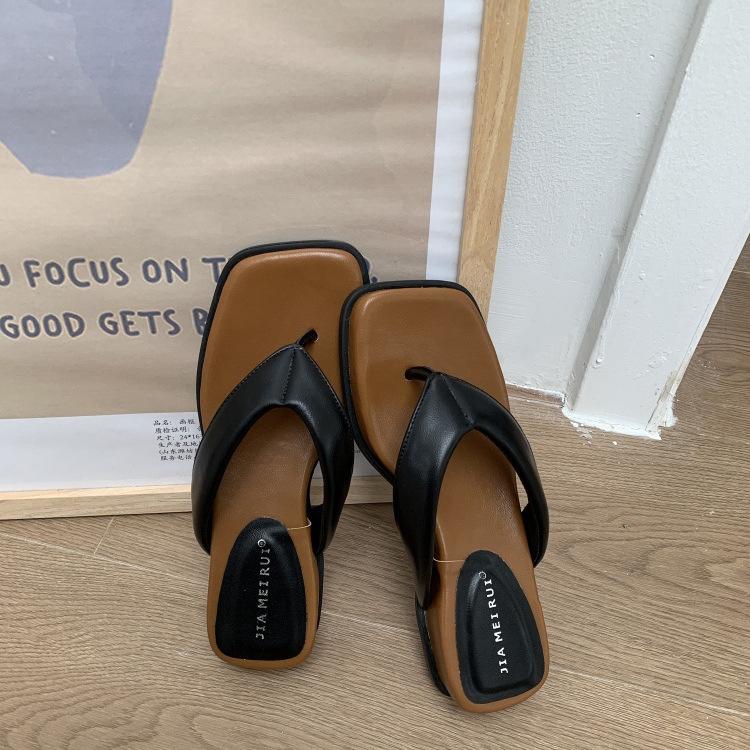 2025 summer new fashionable versatile one-word slippers women wear thick-soled heightening casual cool slippers