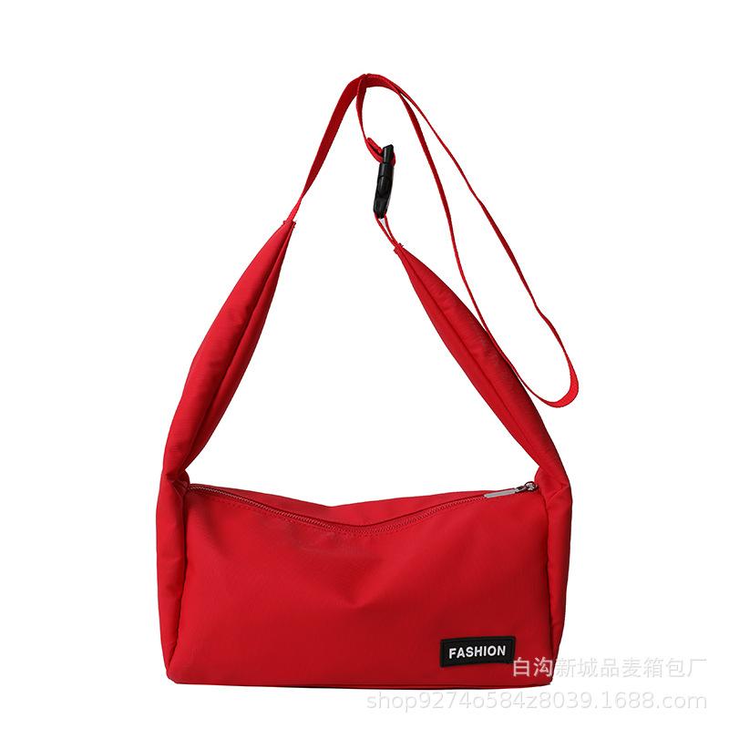Nylon small bag women's 2025 new casual lightweight messenger bag fashion sports shoulder bag simple commuter bag