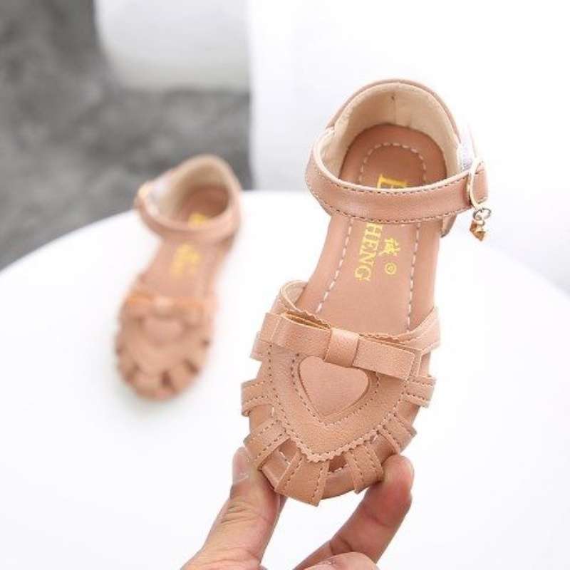 2025 summer new baotou children's shoes princess shoes girls sandals medium and small children soft-soled baby non-slip beach shoes