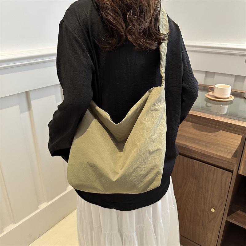 Retro Tooling Nylon Korean Version Large Capacity Lazy Wind Solid Color Casual Shoulder Messenger Bag Unisex Bag