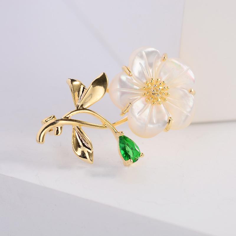 Elegant Seashell Flower Brooch - Japanese & Korean Style Clothing Pin Accessory