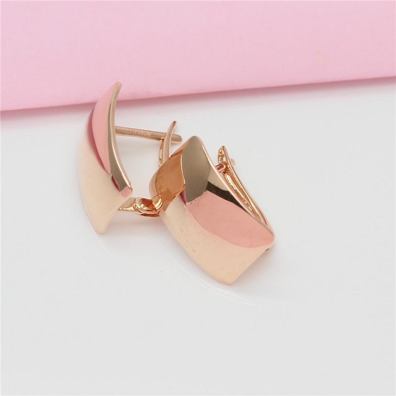 Exquisite Russian Purple Gold Glossy Square Earrings, Fashionable And Atmospheric Korean Version Of High-End Rose Gold Color Gold Ear Buckles