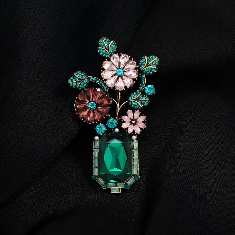 Provence Garden Brooch Vintage Green Mori High-end Plant Brooch Temperament Personalized Jacket Pin